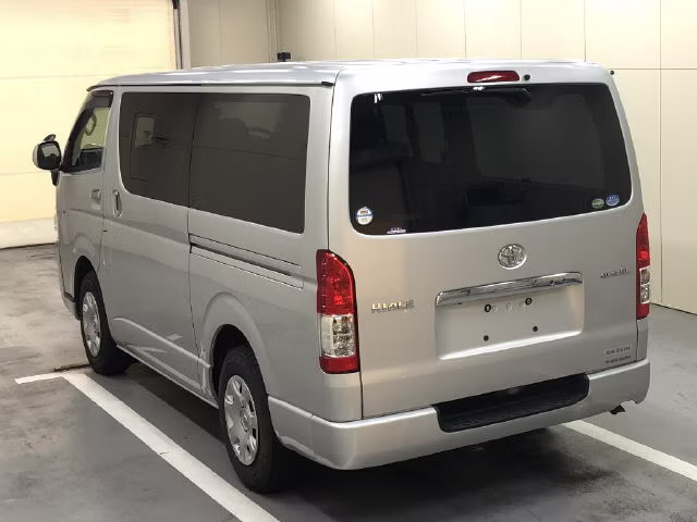 TOYOTA REGIUS ACE
