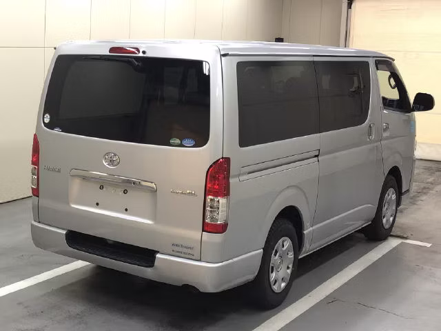 TOYOTA REGIUS ACE