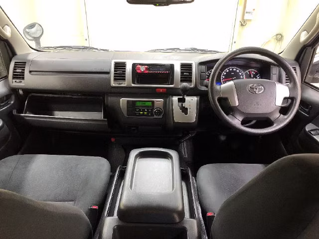 TOYOTA REGIUS ACE