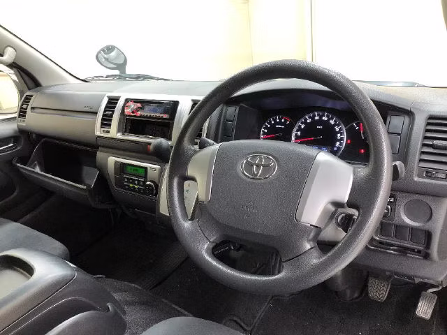 TOYOTA REGIUS ACE