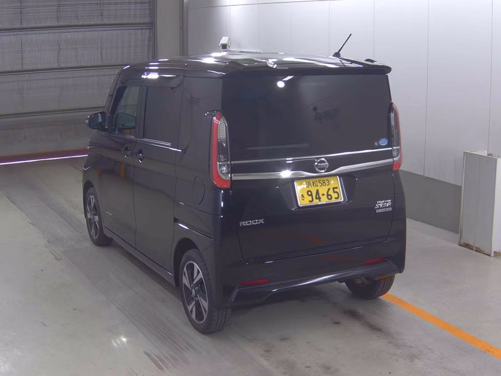 NISSAN ROOX