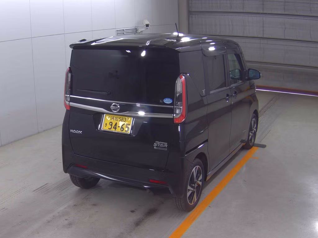 NISSAN ROOX