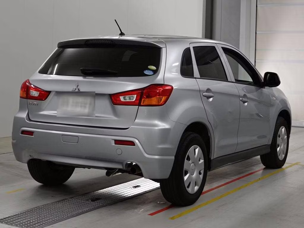 MITSUBISHI RVR