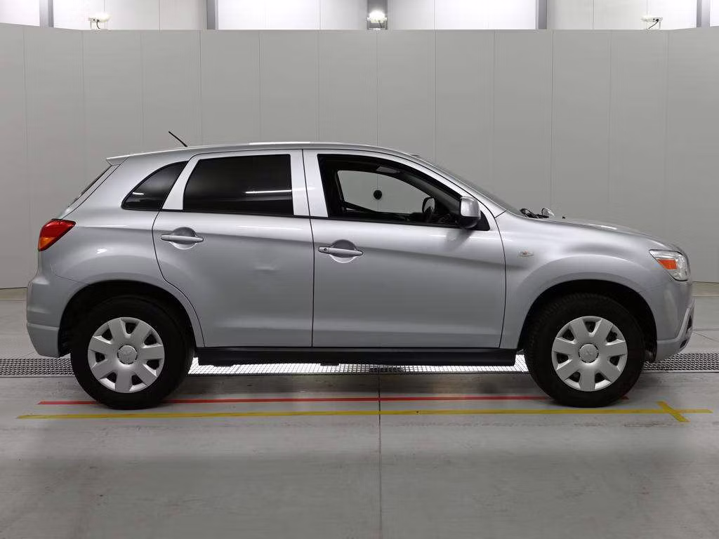 MITSUBISHI RVR