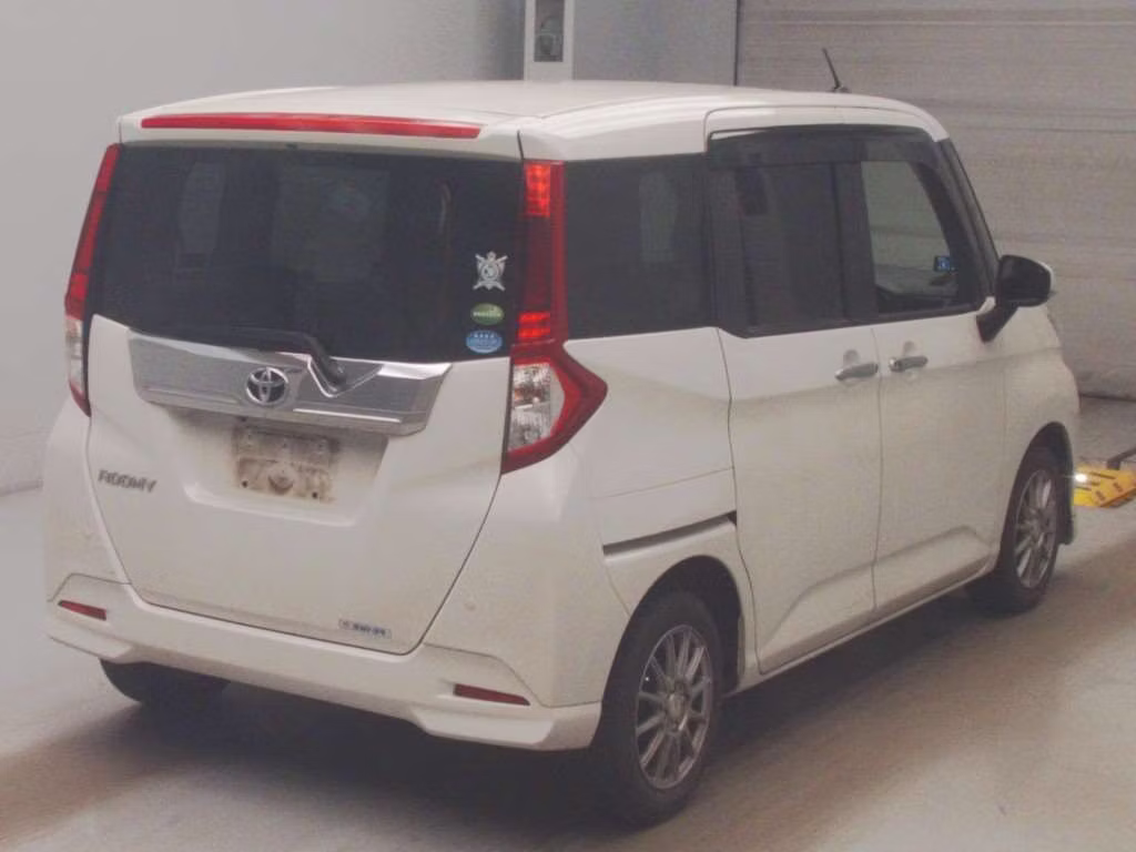 TOYOTA ROOMY