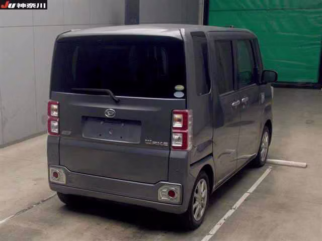 DAIHATSU WAKE