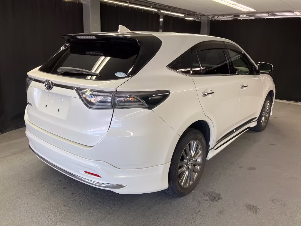 TOYOTA HARRIER