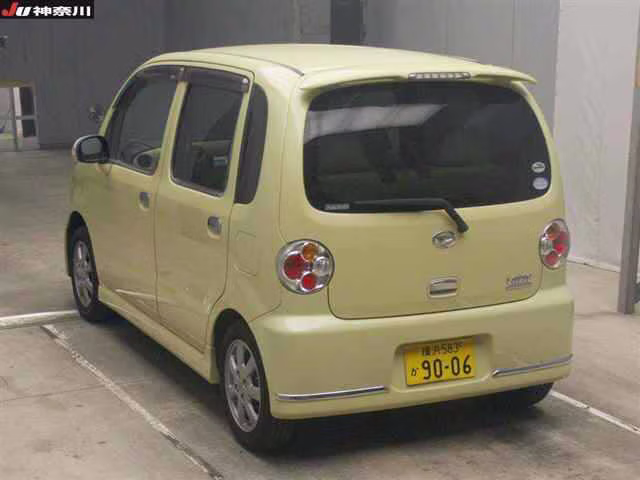 DAIHATSU MOVE LATTE