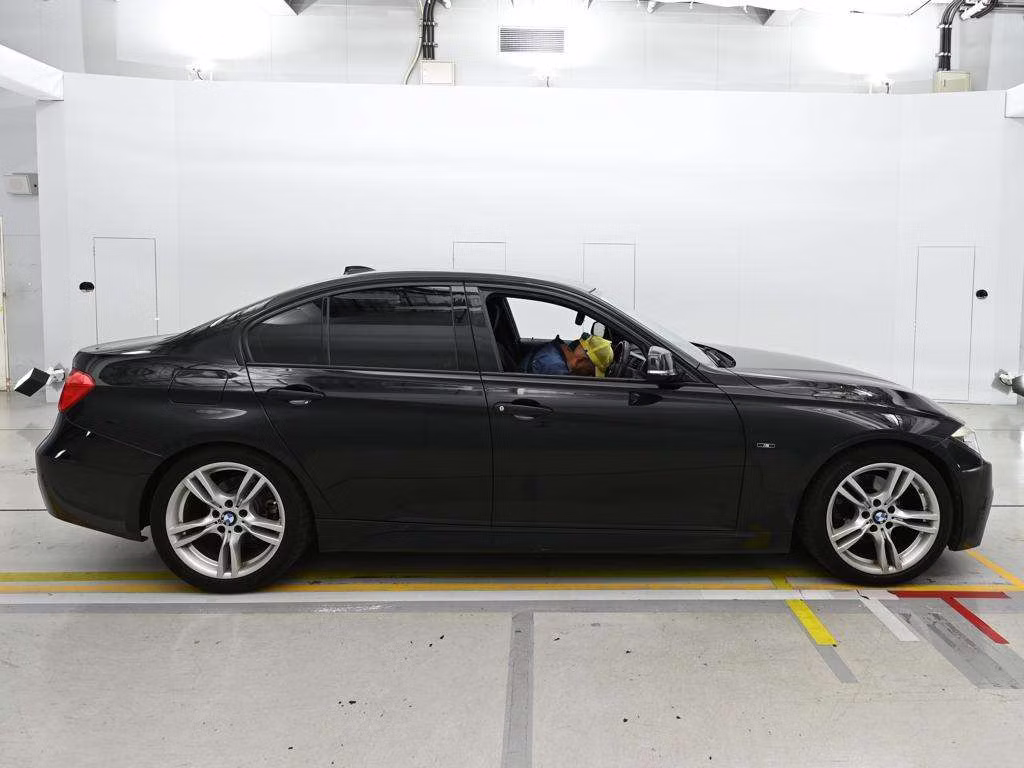 BMW 3-SERIES