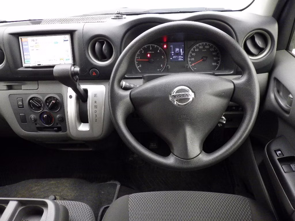 NISSAN NV350 CARAVAN