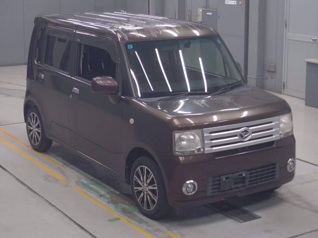 DAIHATSU MOVE CONTE