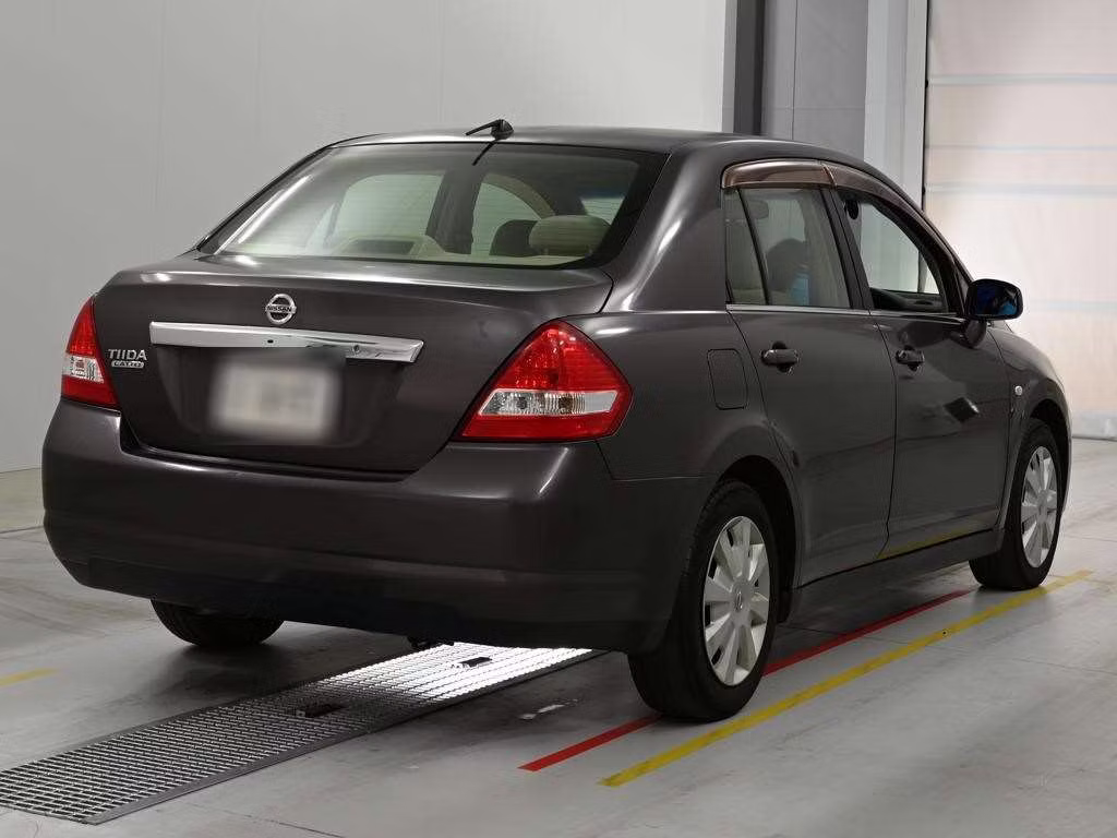 NISSAN TIIDA LATIO
