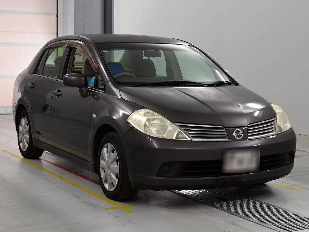NISSAN TIIDA LATIO