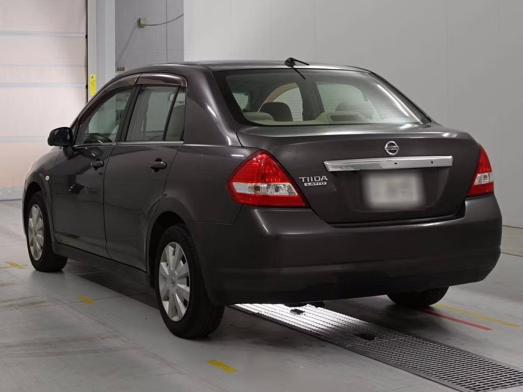 NISSAN TIIDA LATIO