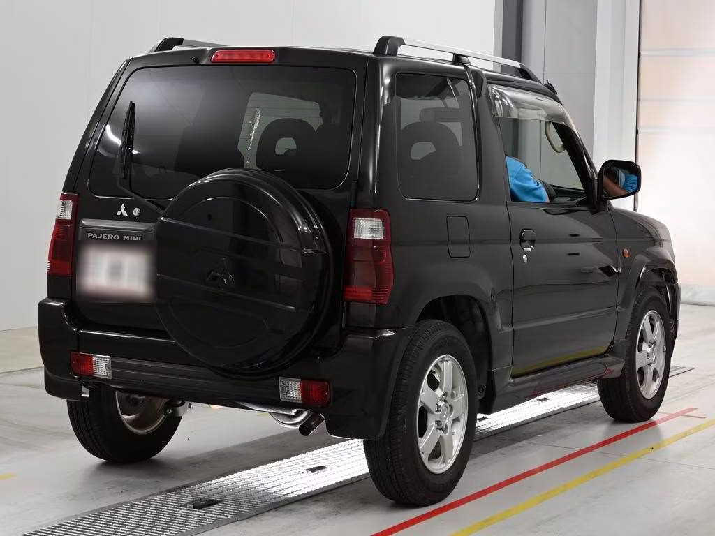 MITSUBISHI PAJERO MINI