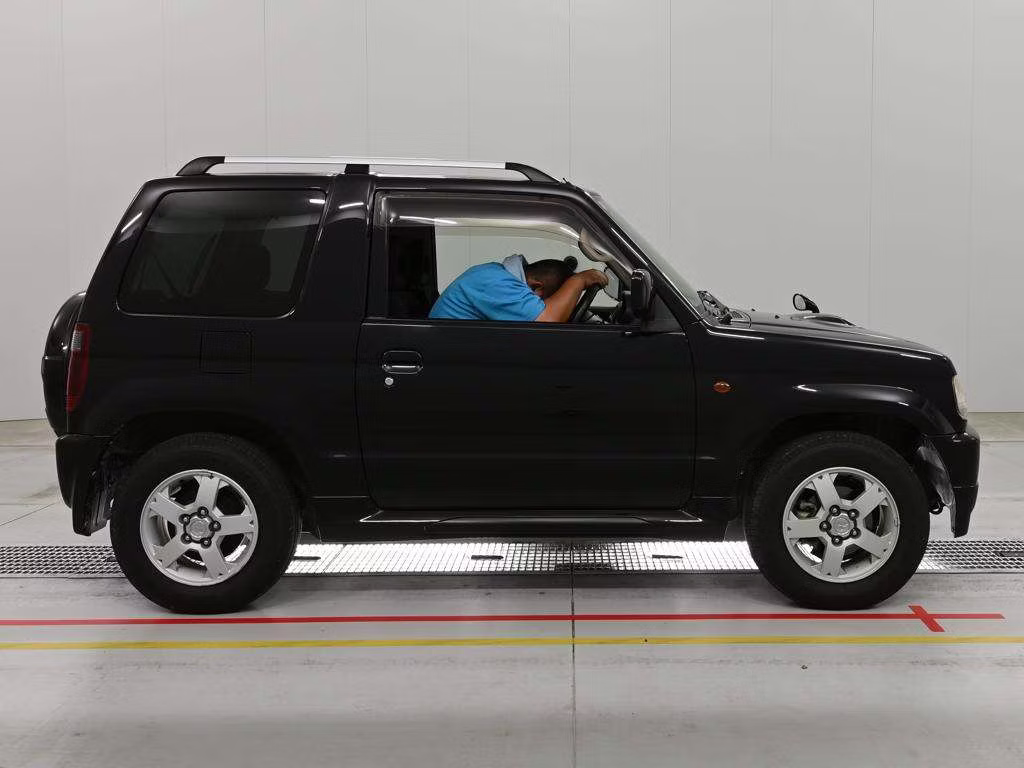 MITSUBISHI PAJERO MINI