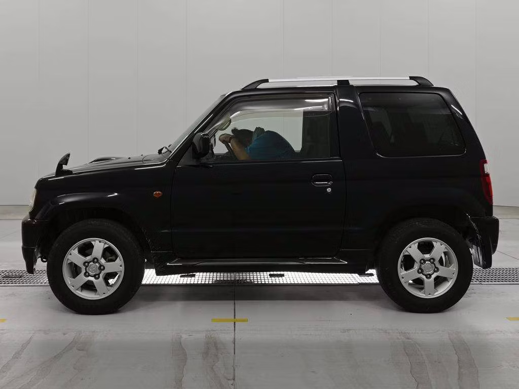 MITSUBISHI PAJERO MINI