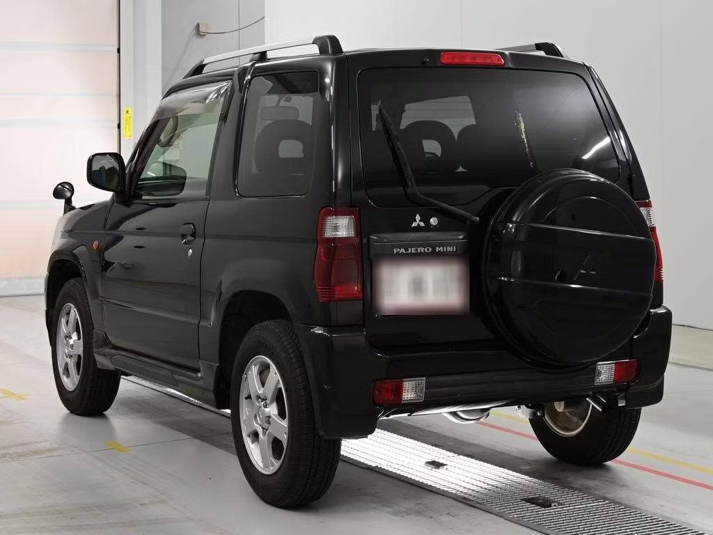 MITSUBISHI PAJERO MINI