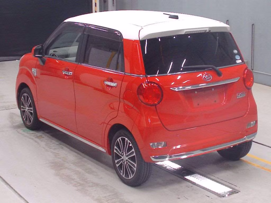 DAIHATSU CAST