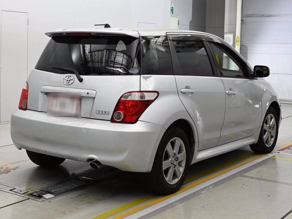 TOYOTA IST