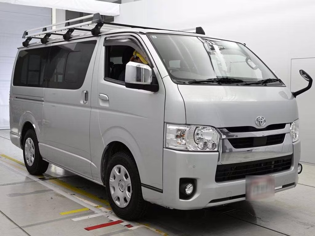 TOYOTA REGIUS ACE