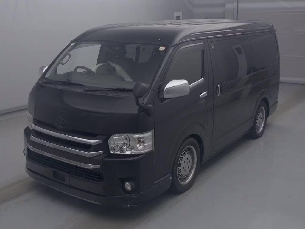 TOYOTA HIACE