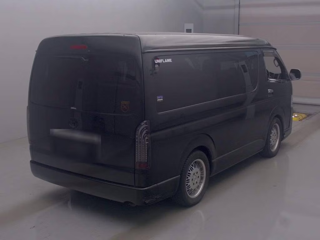 TOYOTA HIACE
