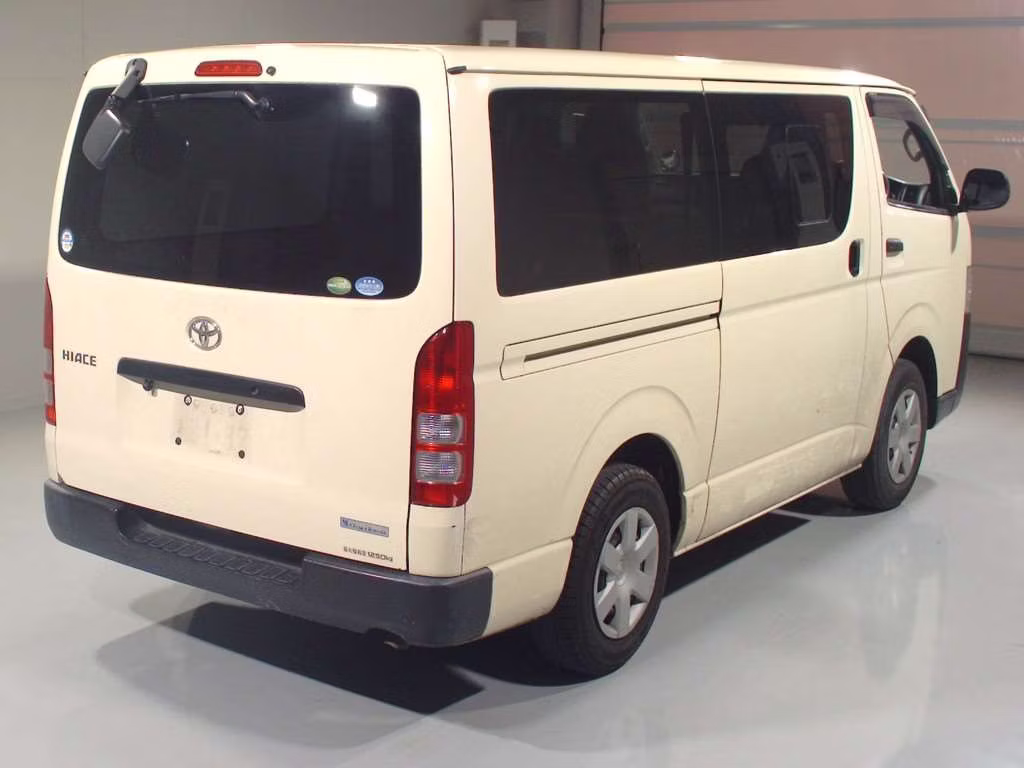 TOYOTA REGIUS ACE