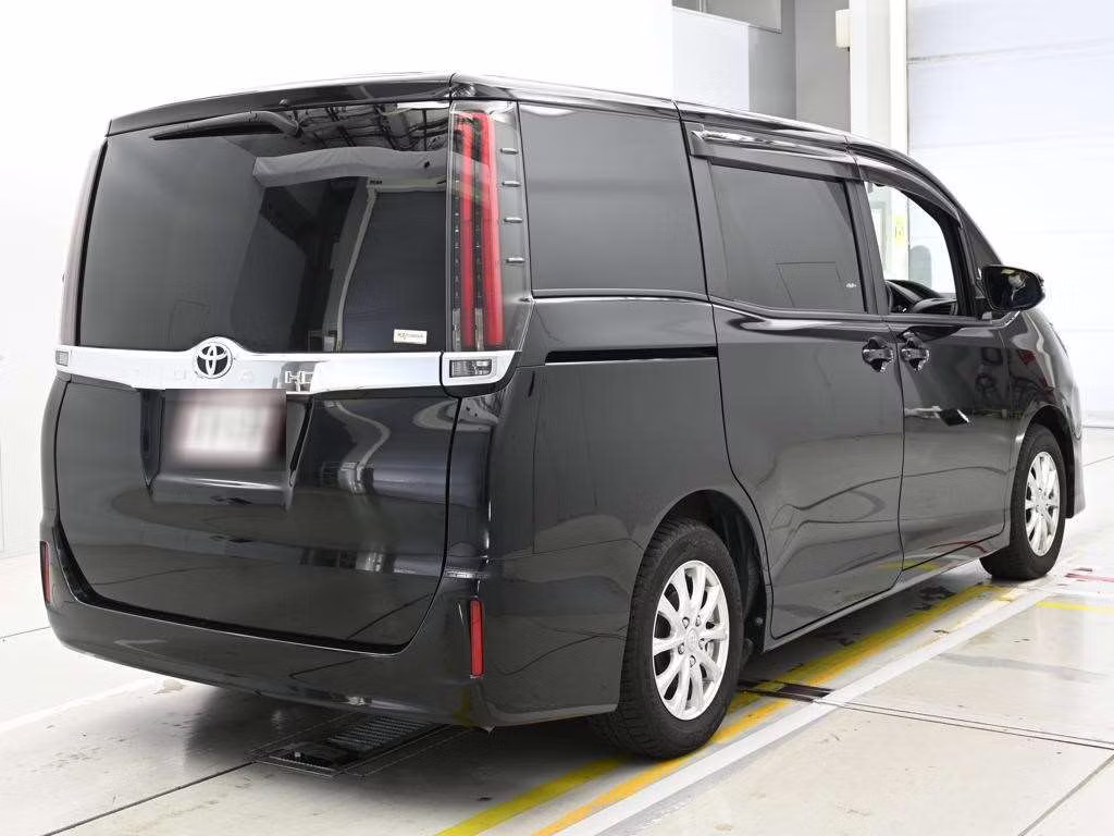 TOYOTA NOAH