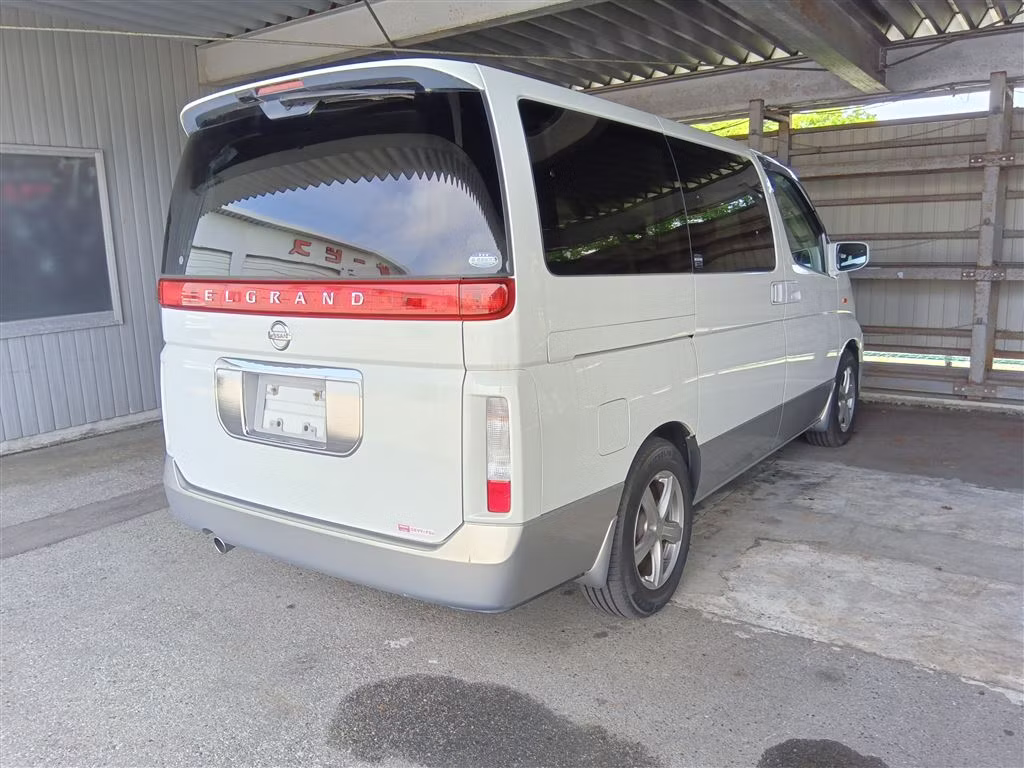 NISSAN ELGRAND