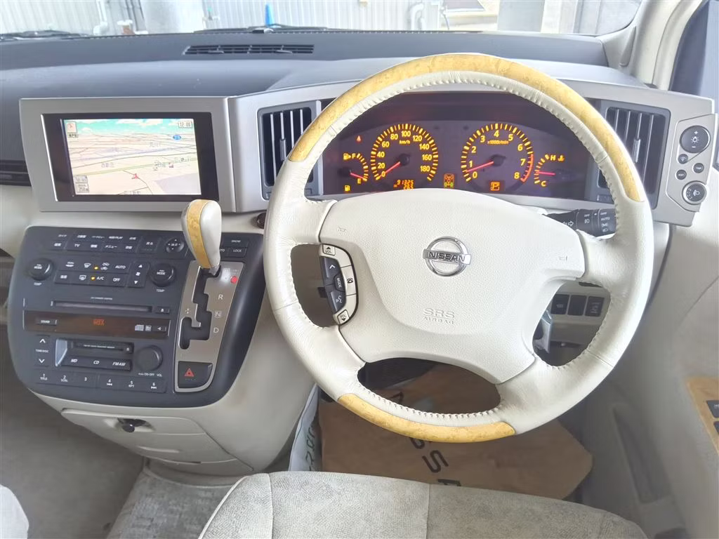 NISSAN ELGRAND