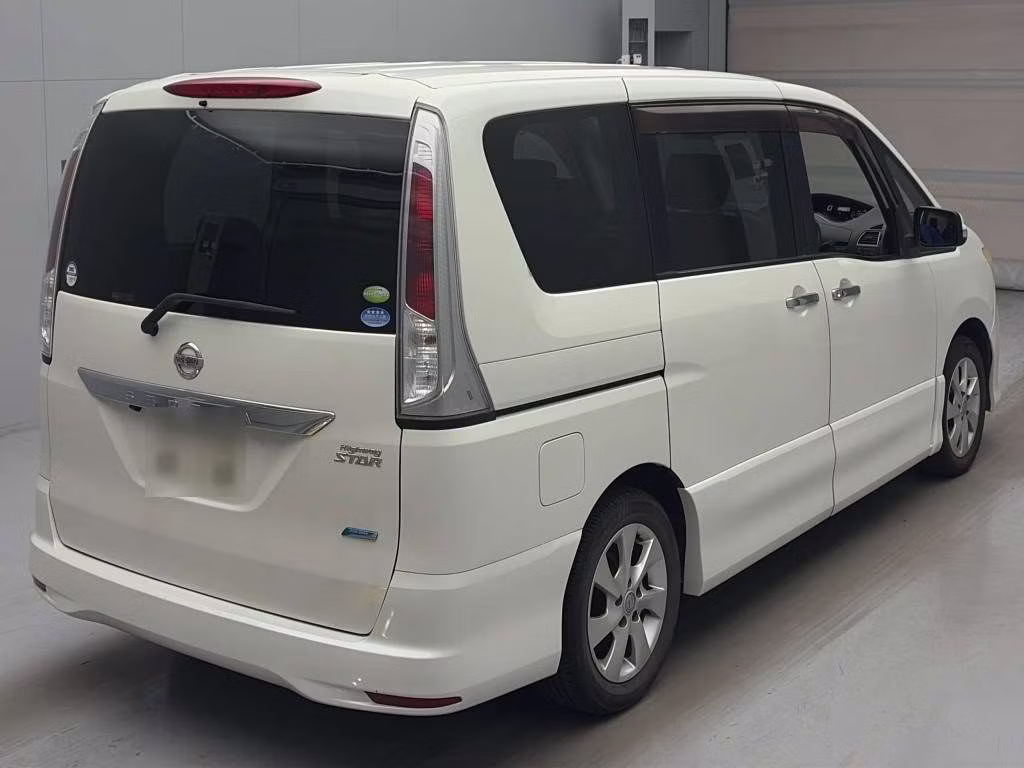 NISSAN SERENA