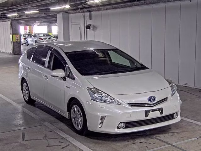 TOYOTA PRIUS ALPHA