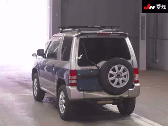 MITSUBISHI PAJERO MINI