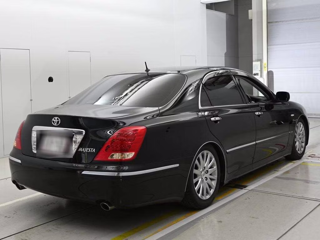 TOYOTA CROWN MAJESTA