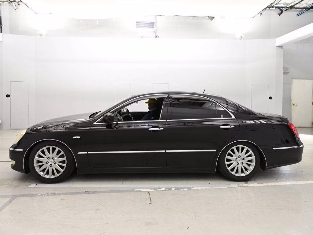 TOYOTA CROWN MAJESTA