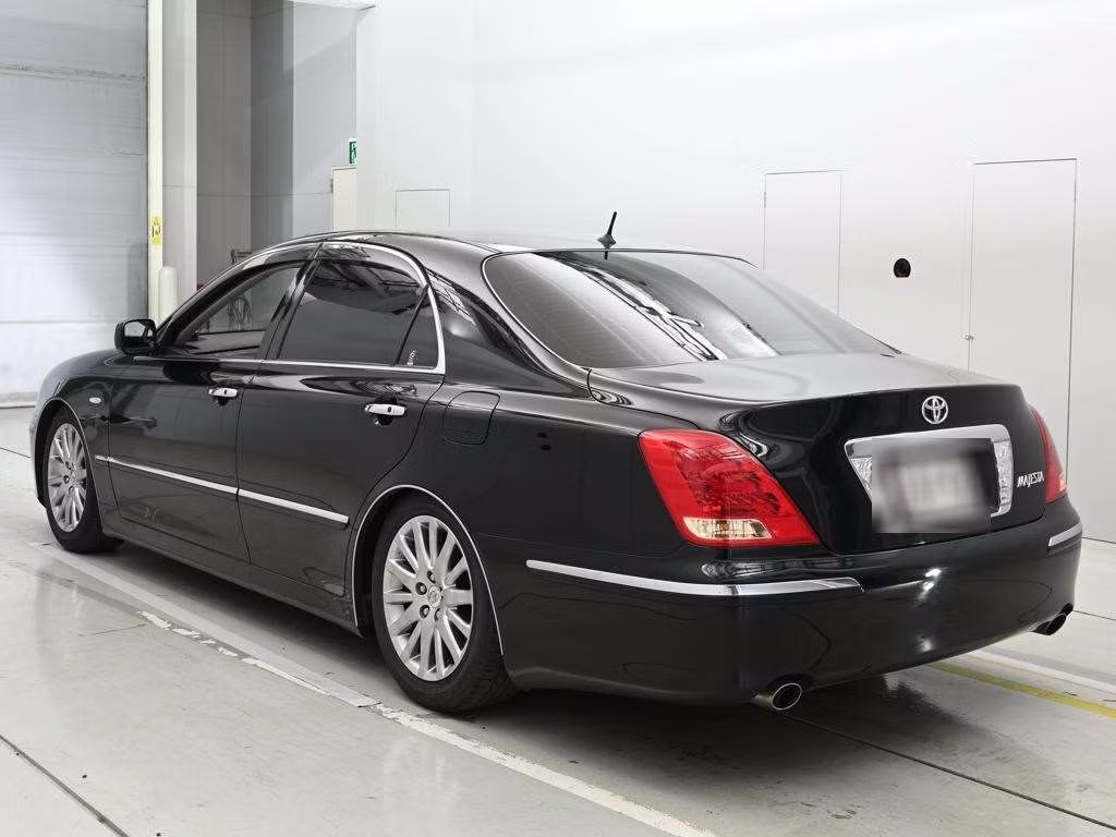 TOYOTA CROWN MAJESTA