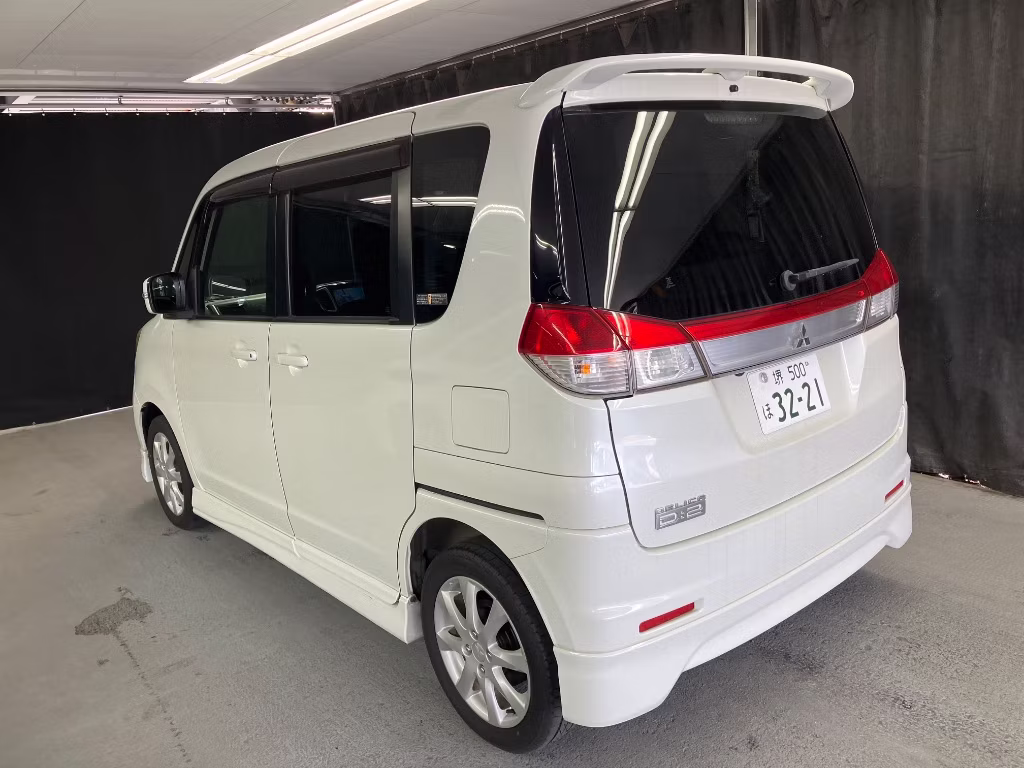 MITSUBISHI DELICA D:2