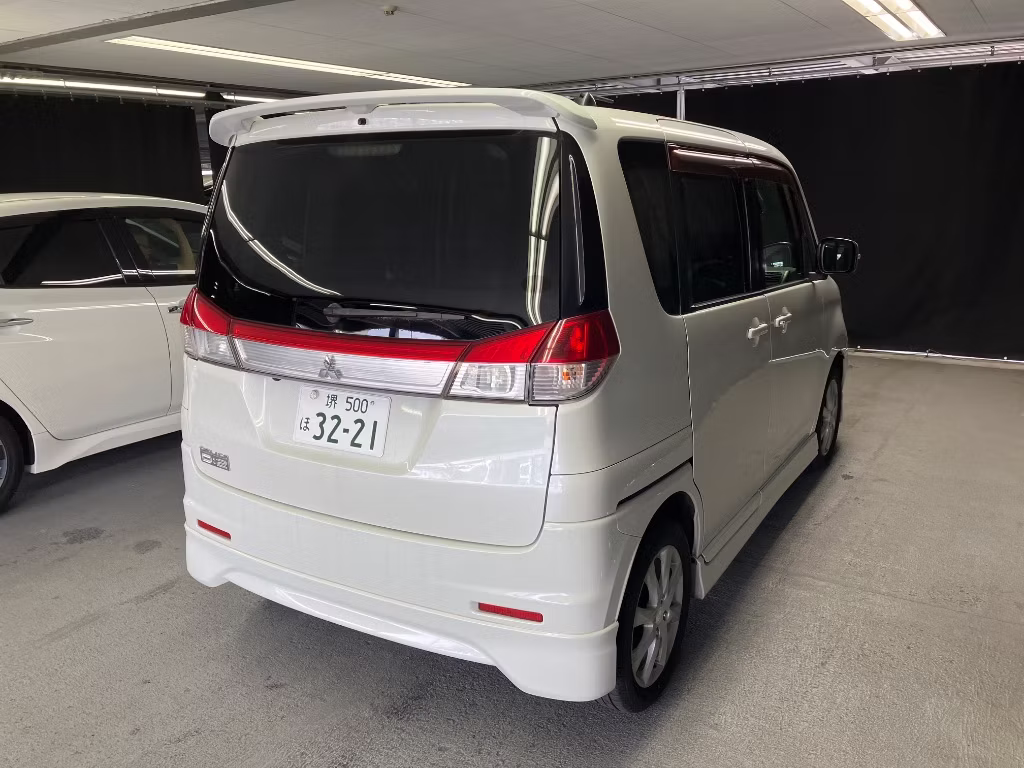 MITSUBISHI DELICA D:2
