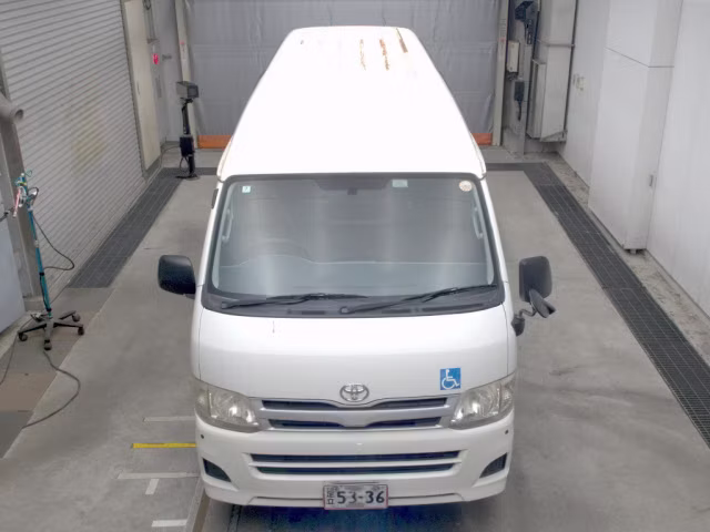 TOYOTA REGIUS ACE
