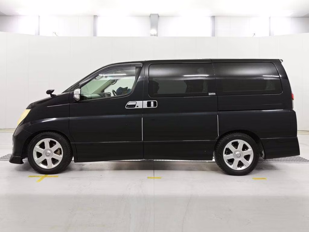 NISSAN ELGRAND