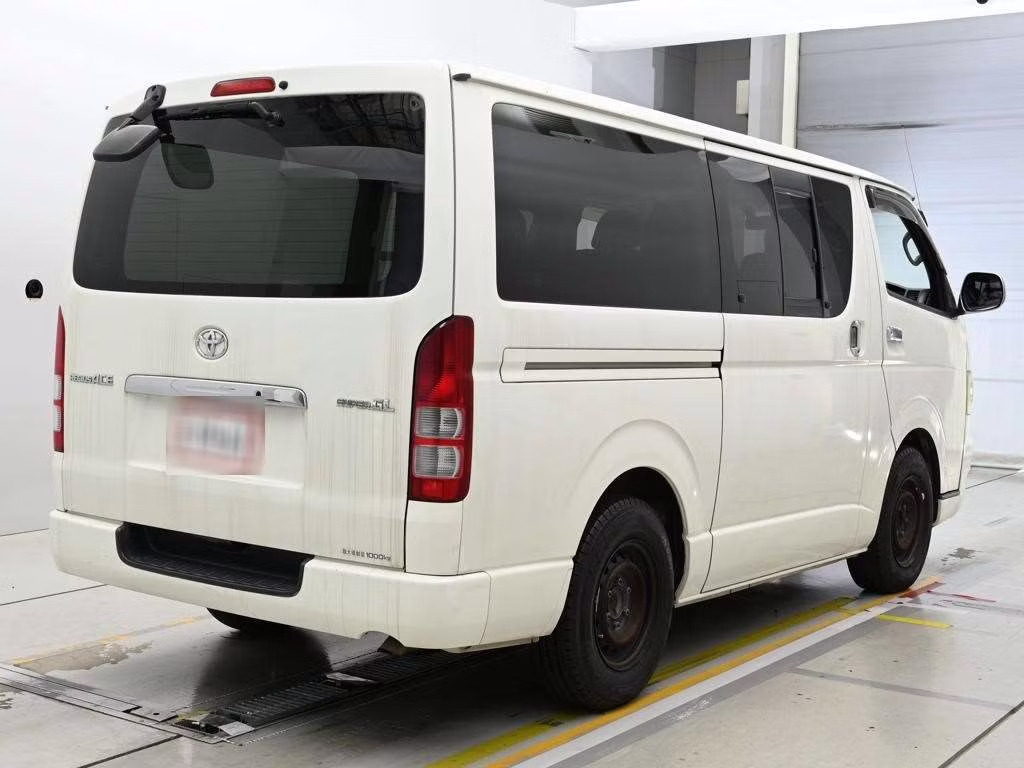 TOYOTA REGIUS ACE