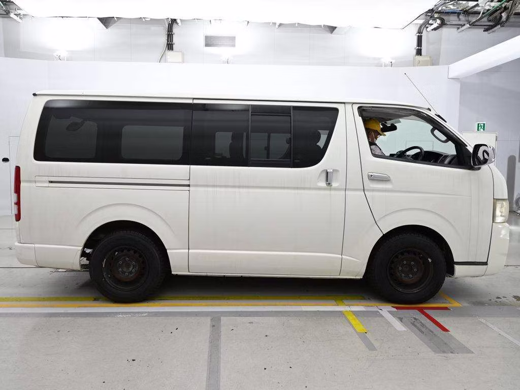 TOYOTA REGIUS ACE