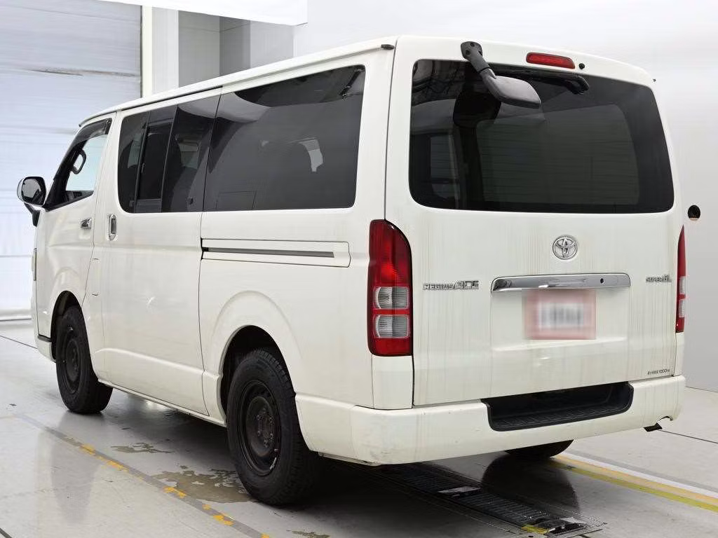 TOYOTA REGIUS ACE