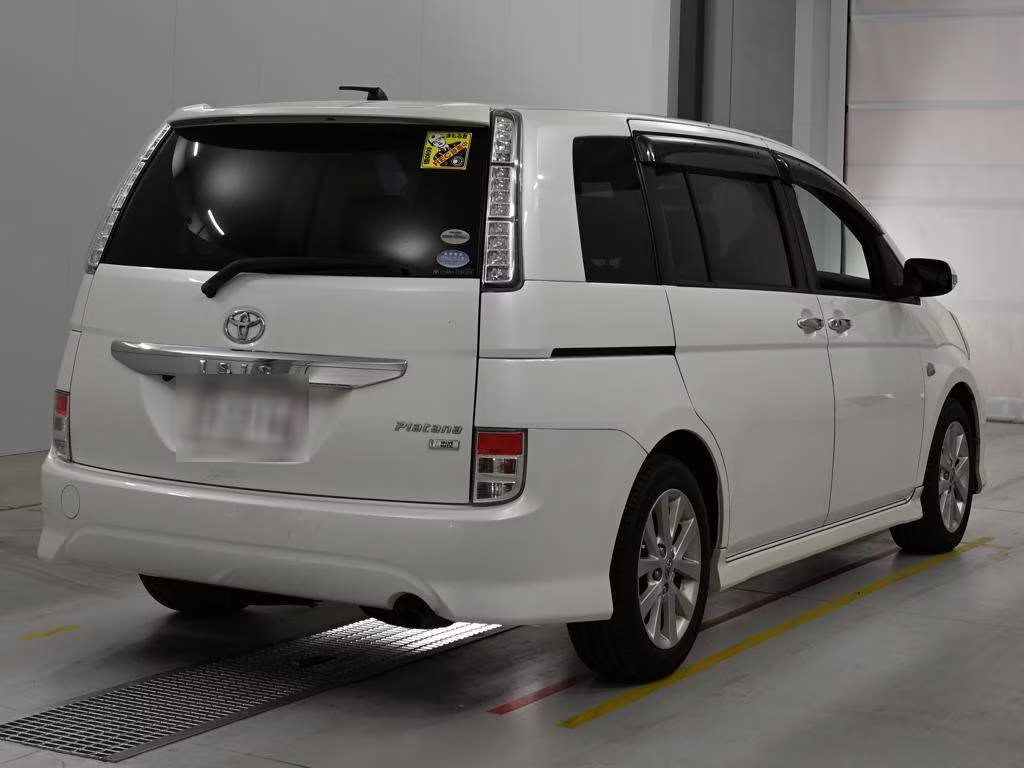 TOYOTA ISIS