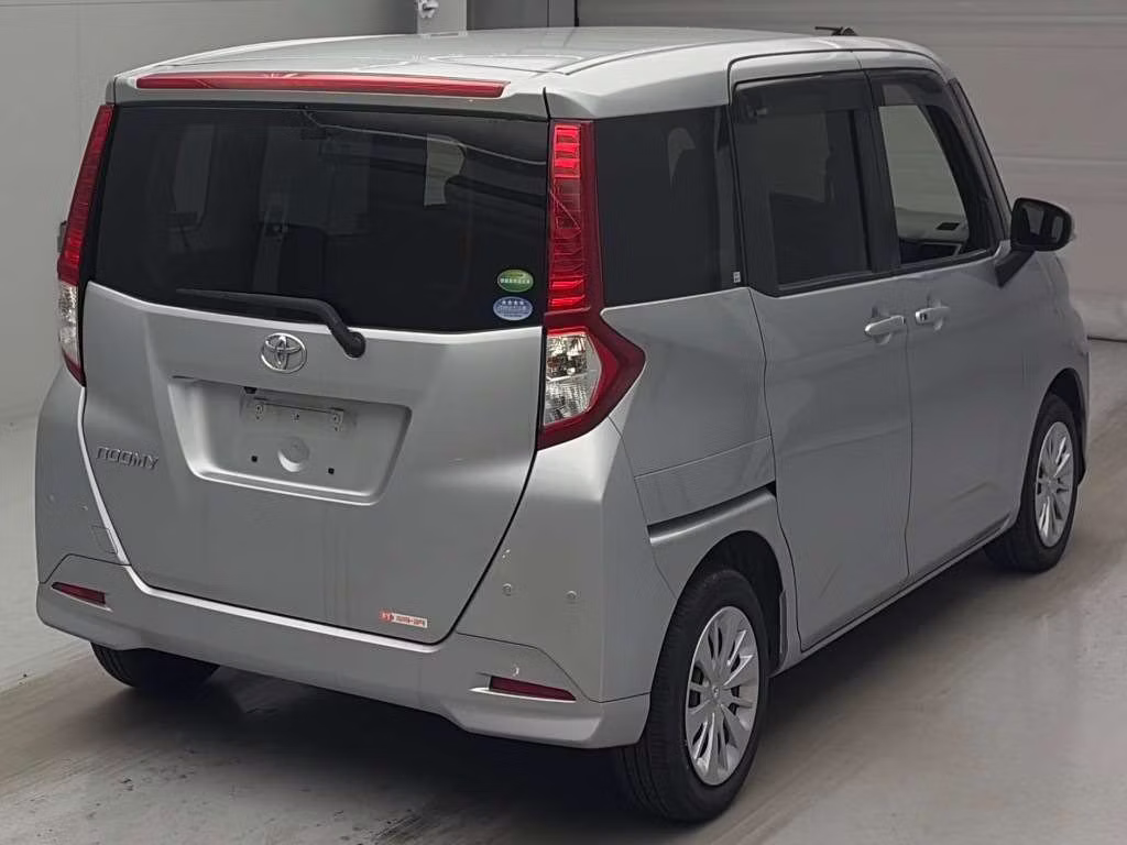 TOYOTA ROOMY