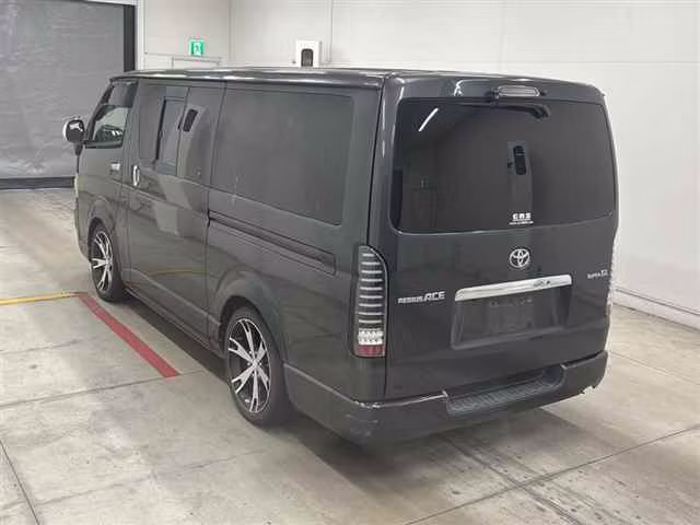 TOYOTA REGIUS ACE