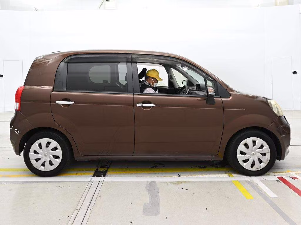 TOYOTA PORTE