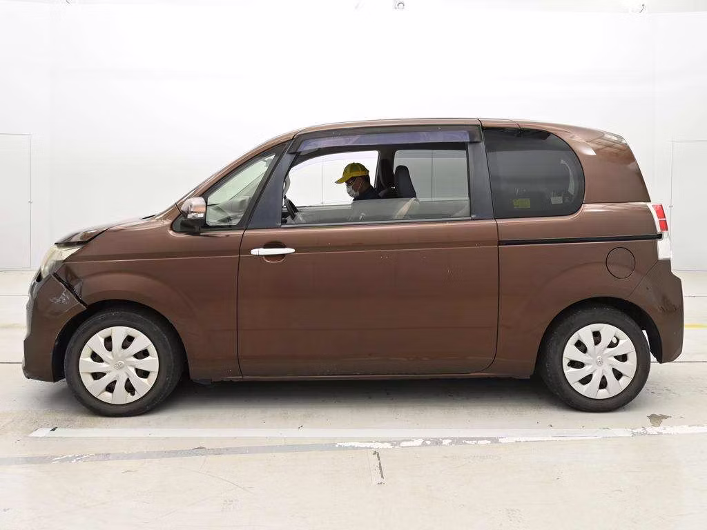 TOYOTA SPADE