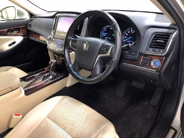 TOYOTA CROWN